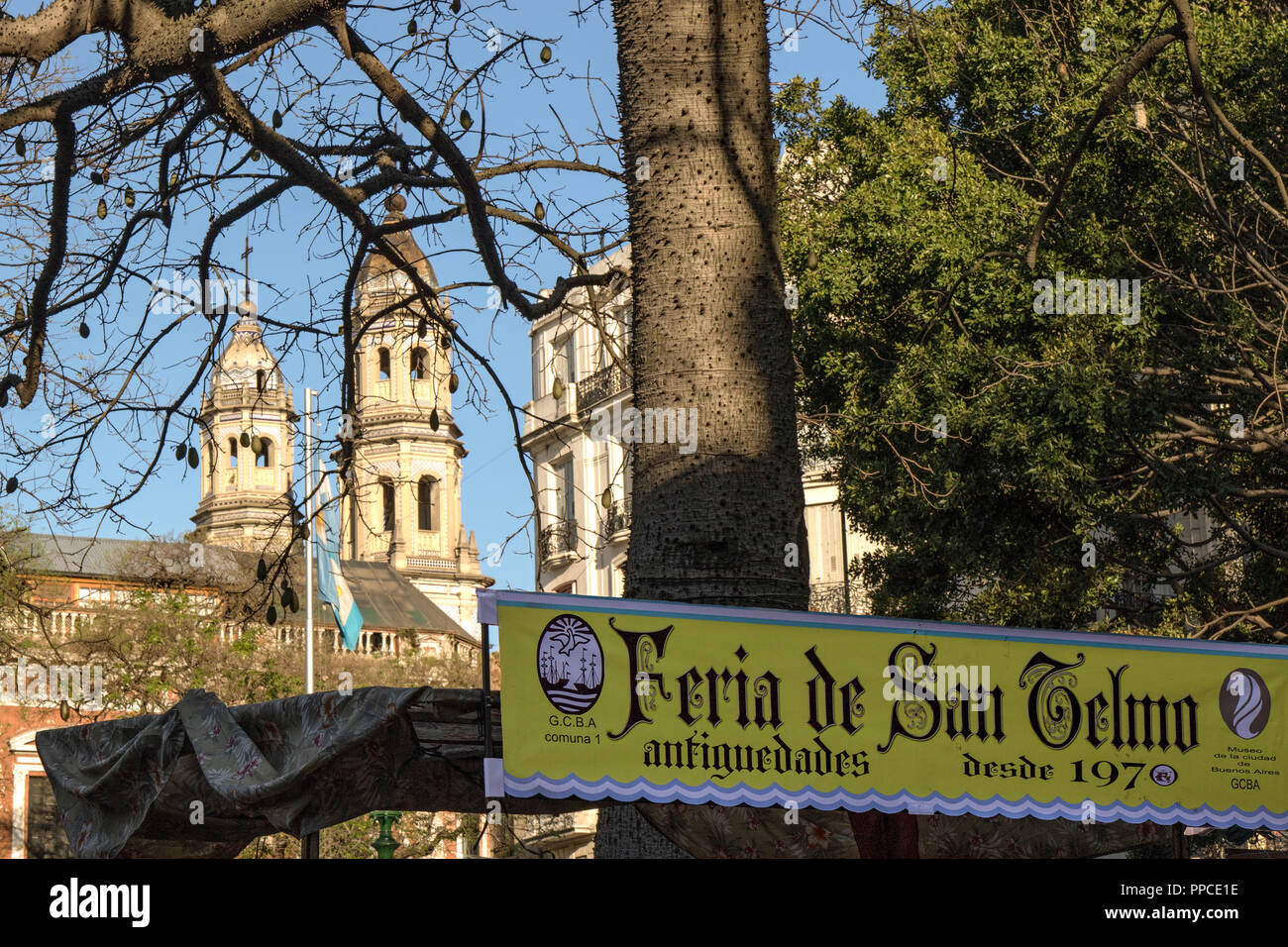 Un détail de l'antiquité San Telmo fair de la Plaza Dorrego. Buenos Aires, Argentine. Banque D'Images