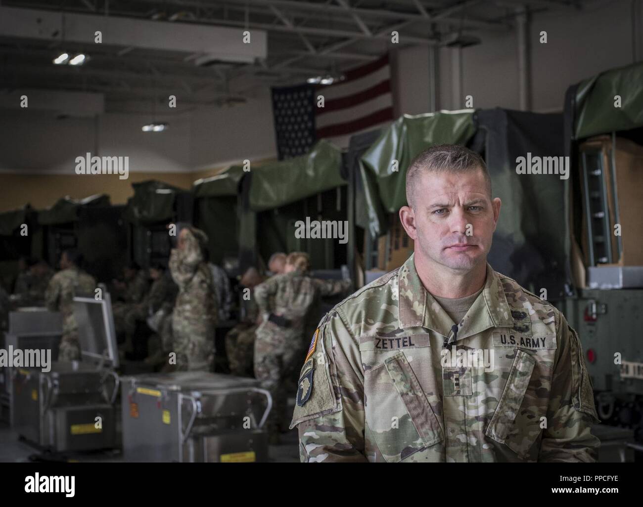 L'Adjudant-chef 2 Gabriel Zettel, gestionnaire du programme alimentaire pour le New Jersey Army National Guard, représente un portrait au centre de formation de la Garde nationale, Sea Girt, N.J., le 24 août, 2018. Banque D'Images