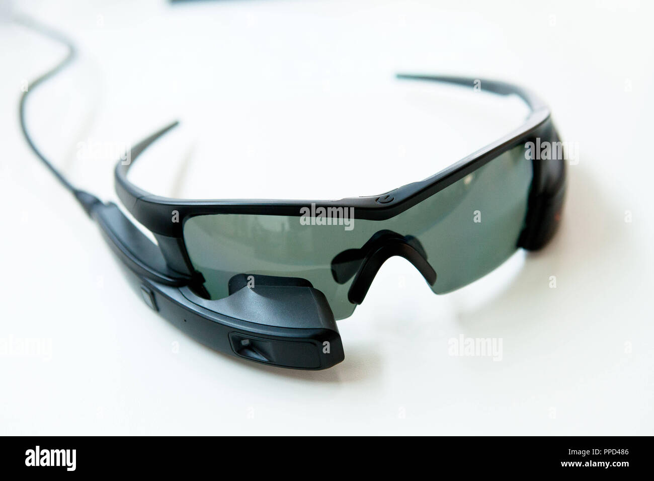 Réalité virtuelle et augmentée au monde de l'Internet juste à Riem : La photo montre lunettes de sport Jet Recon avec affichage par le fournisseur autrichien Evolaris. Banque D'Images Réalité virtuelle et augmentée au monde de l'Internet juste à Riem : La photo montre lunettes de sport Jet Recon avec affichage par le fournisseur autrichien Evolaris. Banque D'Images