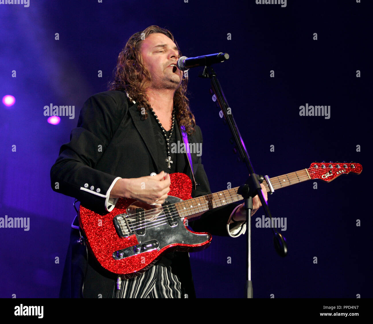 Fher Olvera avec Mana se produit en concert à l'American Airlines Arena de Miami, le 8 mars 2007. Banque D'Images