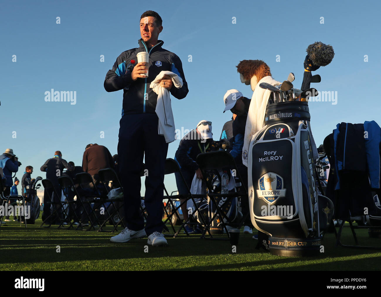 L'Europe de l'équipe une photcall Rory McIlroy après deux jours au cours de l'aperçu de la Ryder Cup au Golf National, Saint-Quentin-en-Yvelines, Paris. Banque D'Images