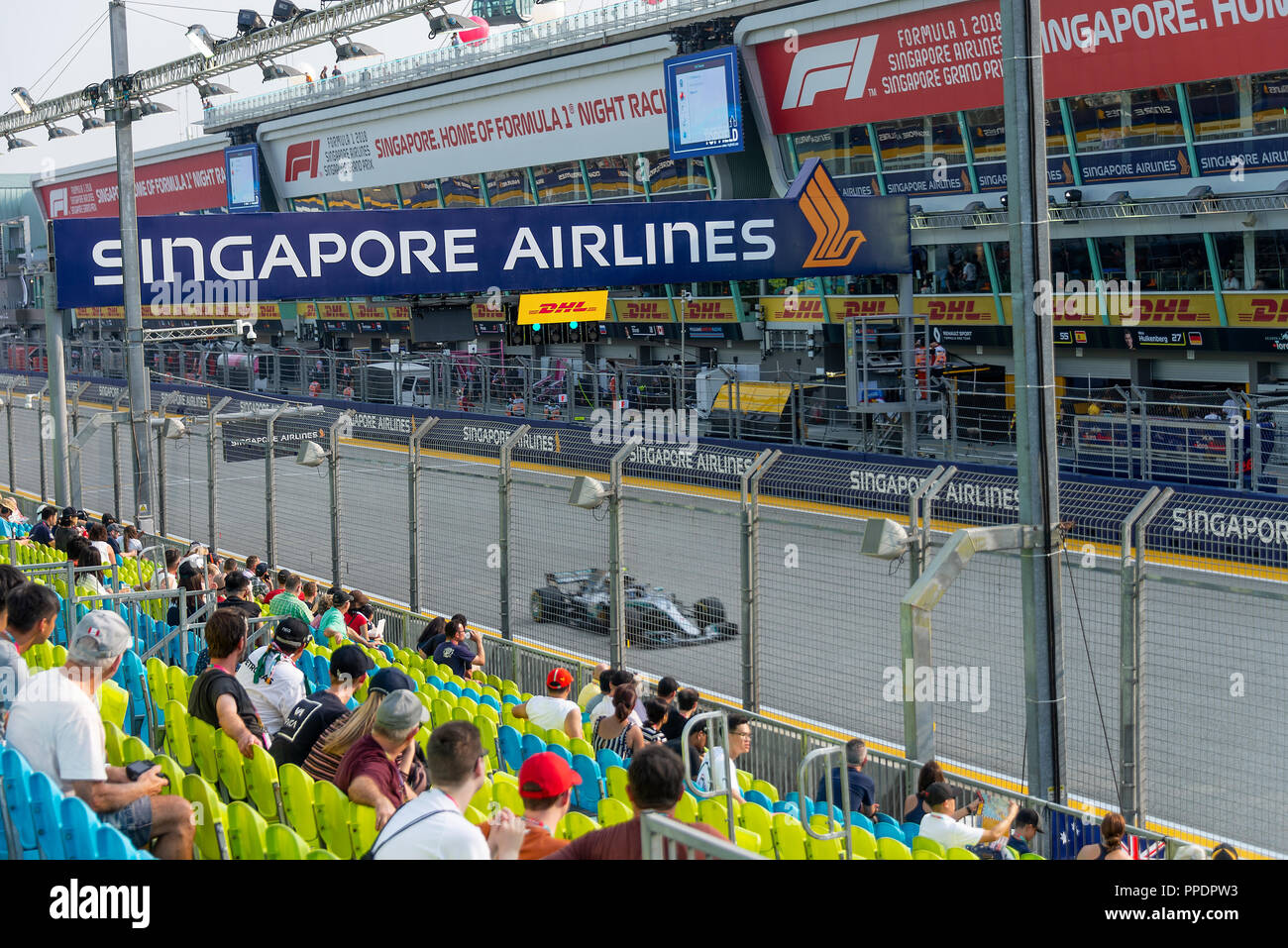 La Fosse Des garages de la fosse à la tribune de Formule 1 dans la région de Marina Bay à Singapour République de Singapour Asie Banque D'Images