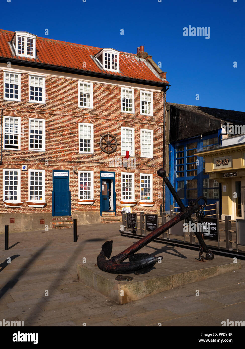 Old anchor et accastillage shop sur Sandside à Scarborough North Yorkshire Angleterre Banque D'Images