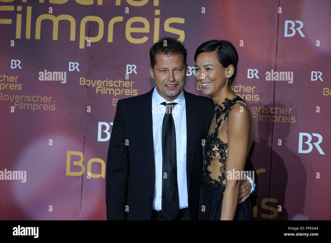 Til Schweiger acteur avec petite amie Marlene Shirley à la cérémonie de remise du 37e Prix du Cinéma bavarois à Munich's Prinzregententheater. Banque D'Images