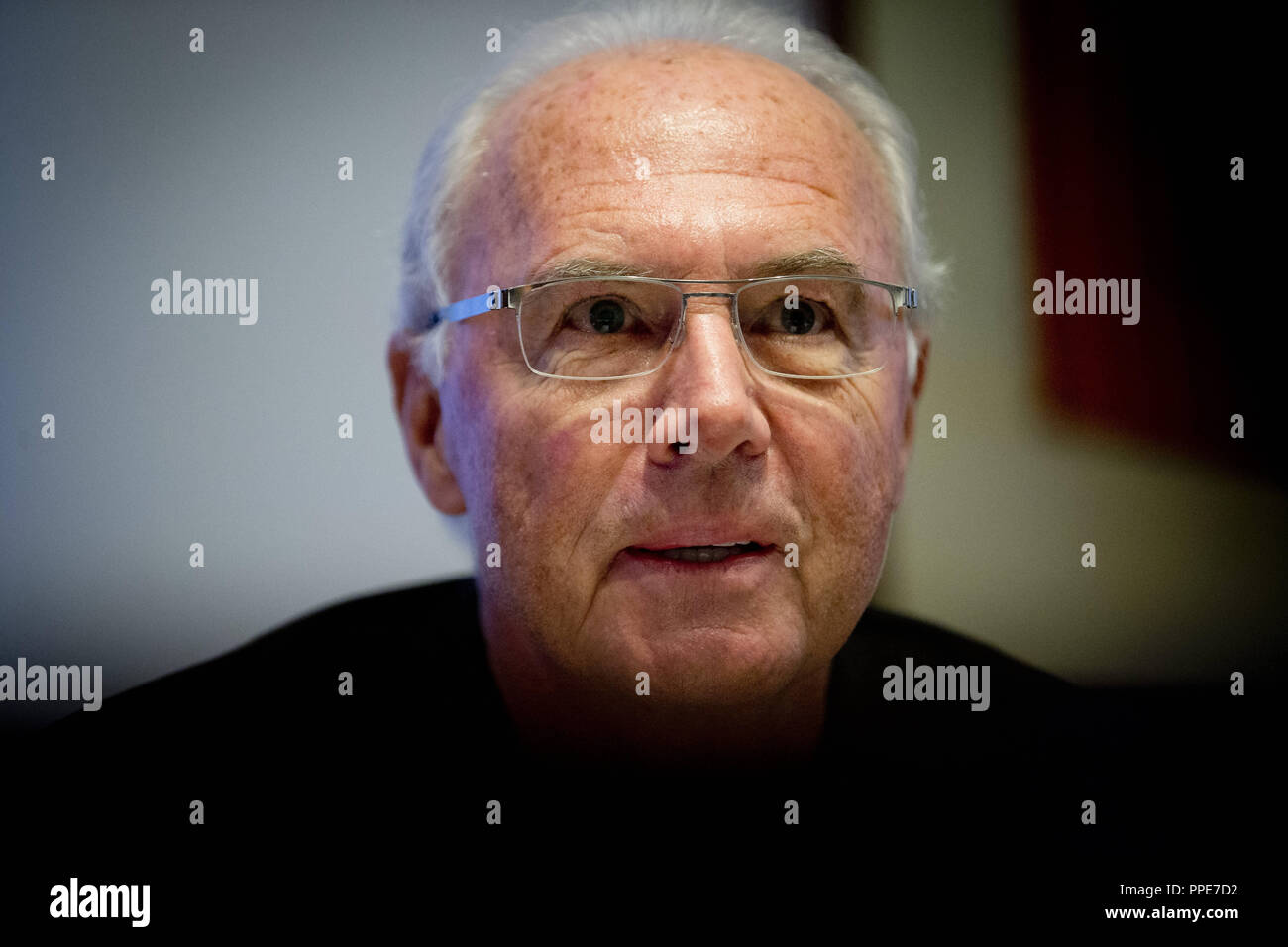 Franz Beckenbauer lors d'une entrevue avec le Sueddeutsche Zeitung sur l'attribution de la Coupe du Monde 2006 en Allemagne. Banque D'Images