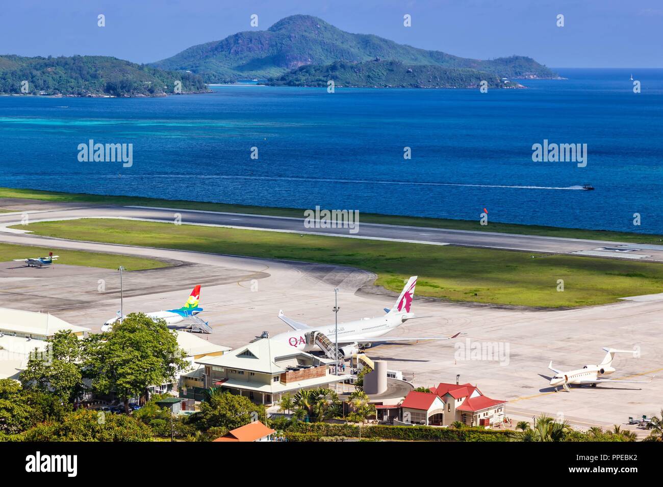 Mahe, Seychelles - 26 novembre 2017 : un aperçu de l'Aéroport International des Seychelles (SEZ) aux Seychelles. Dans le monde d'utilisation | Banque D'Images