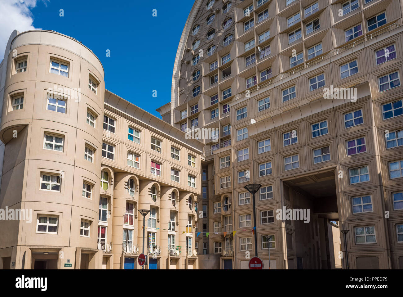 Paris Noisy Le Grand Mont D Est Pave Neuf Les Arenes De Picasso Architecte Manuel Nunez Yanowsky Photo Stock Alamy