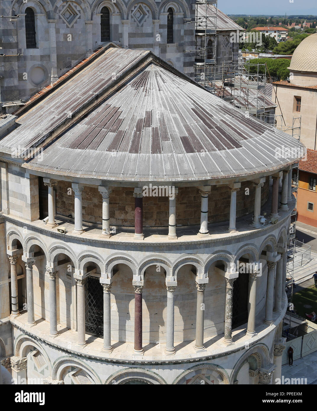 L'Italie. Pise. Cathédrale. Détail de l'abside. De l'extérieur. 11ème et 12ème siècle. La région Toscane. Banque D'Images