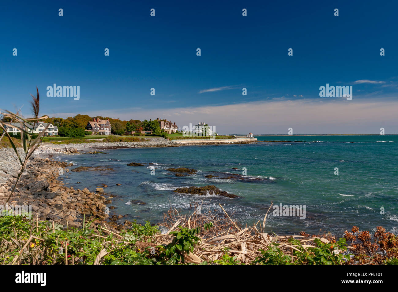 Newport Mansions y compris Rivier , Fairhaven et Midcliff, le long de la falaise à pied , Newport Rhode Island, USA Banque D'Images