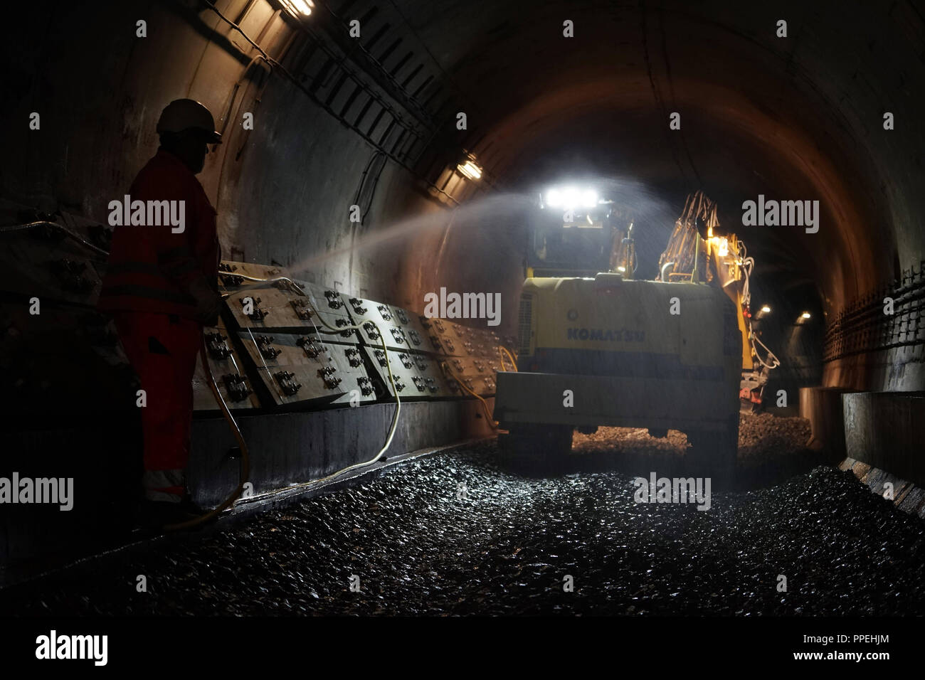 Site de construction pour les travaux de voie dans le tunnel de l'U-Bahn ligne U3 entre Muenchner Freiheit et Scheidplatz. La compagnie de transport de Munich (MVG) est le remplacement de la voie complète des systèmes sur un segment de deux kilomètres de long. Banque D'Images