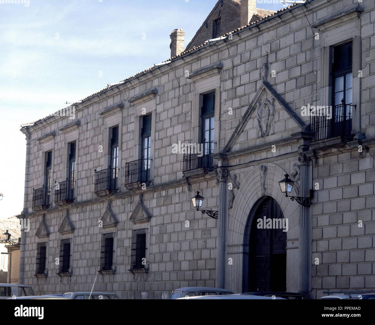 FACHADA DEL PALACIO ARZOBISPAL DE SEGOVIA CONSTRUIDO A FINALES DEL XVI Y RESTAURADO EN EL XVIII. Emplacement : Palacio Episcopal. SEGOVIA. L'ESPAGNE. Banque D'Images