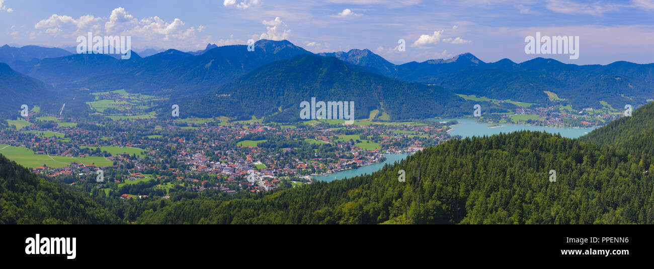 Paysage panoramique avec la Tegernsee et Schliersee, vue depuis la chapelle Riederstein Banque D'Images