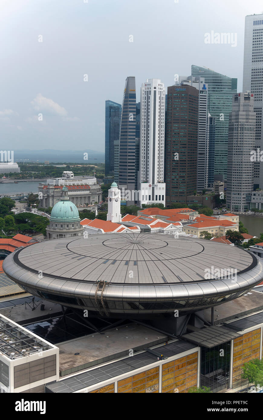 Vue aérienne de l'ancienne et la nouvelle Cour suprême avec Asian Civilisations Museum et le quartier financier du centre-ville de Singapour Banque D'Images