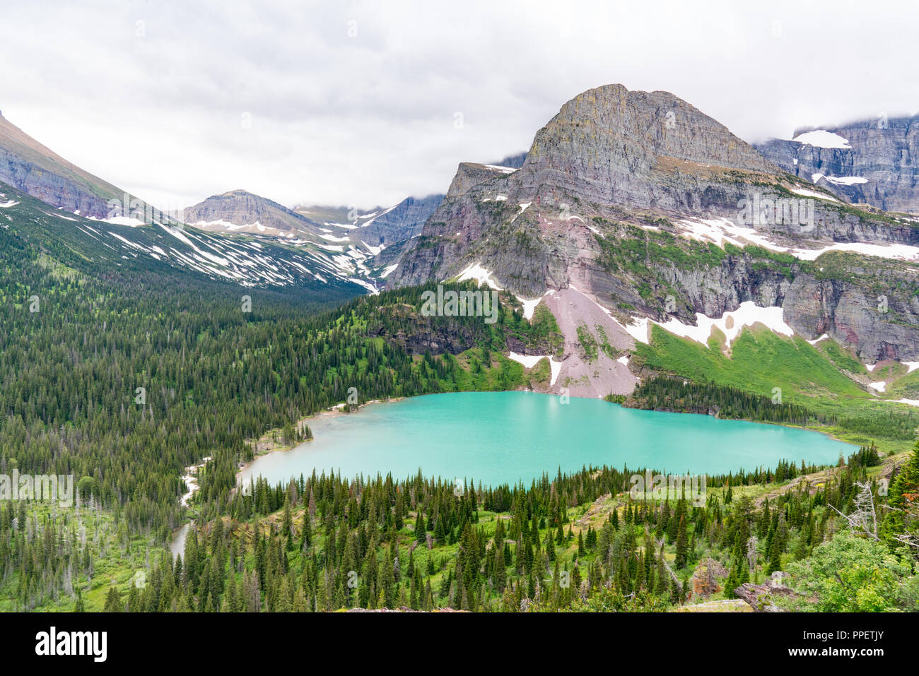 Grinnel couleur turquoise Lake dans le Glacier National Park, Montana Banque D'Images