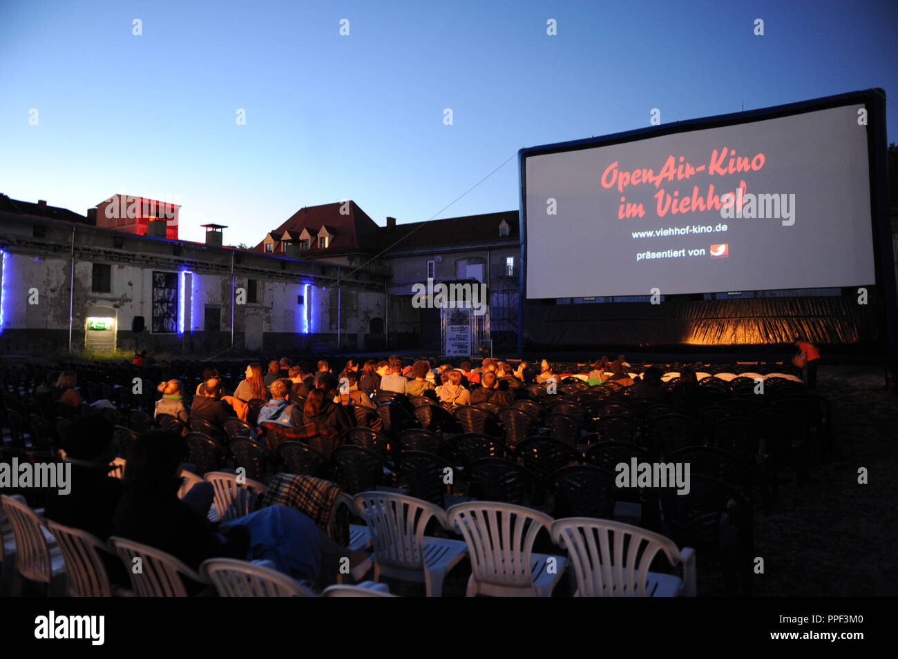 Viehhof avec Festival cinéma en plein air et le jardin à bière "Zur Freiheit' dans Viehhof Schlachthofviertel de Munich. Banque D'Images