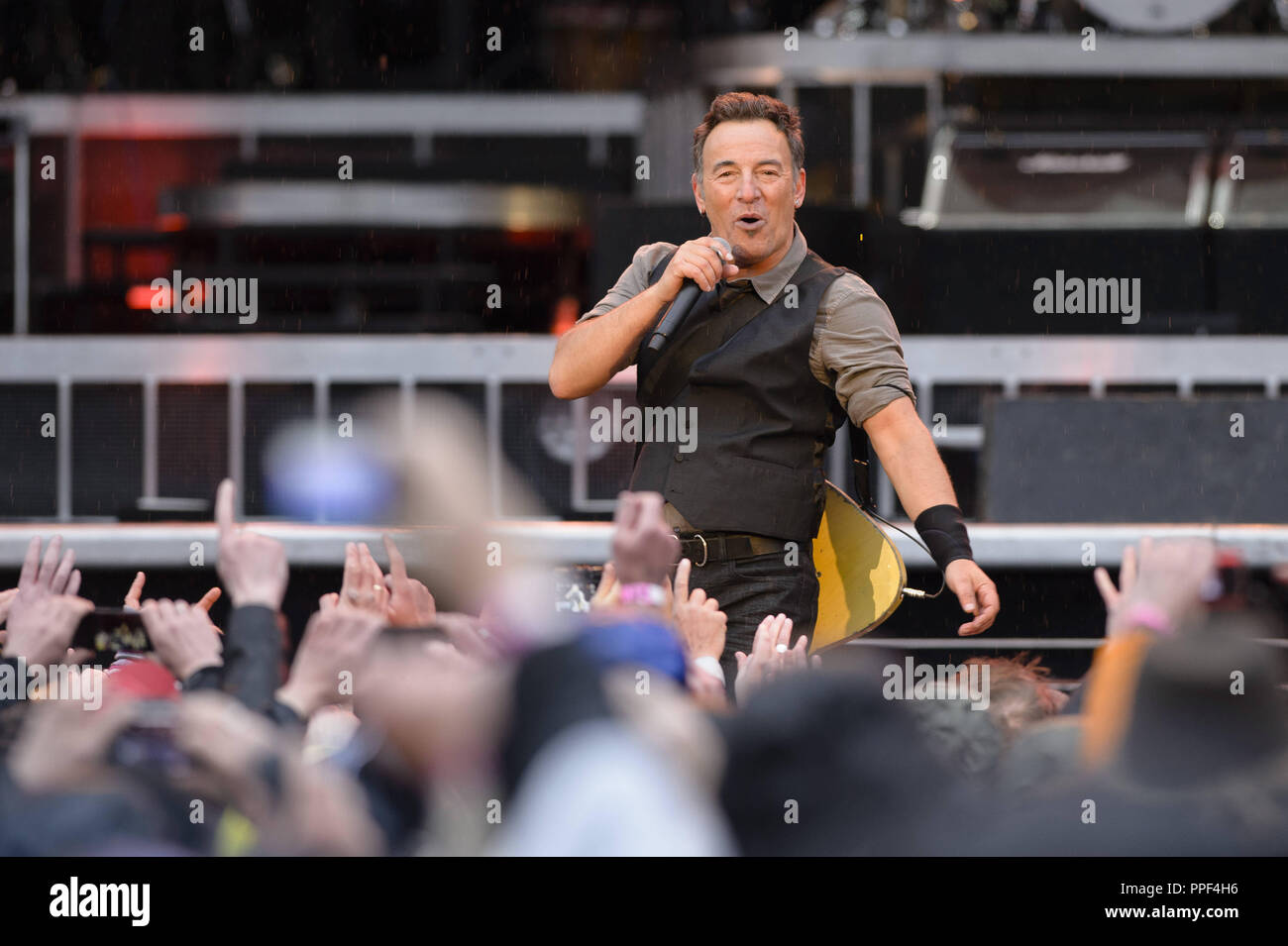 Bruce Springsteen live dans le stade olympique de Munich. Banque D'Images