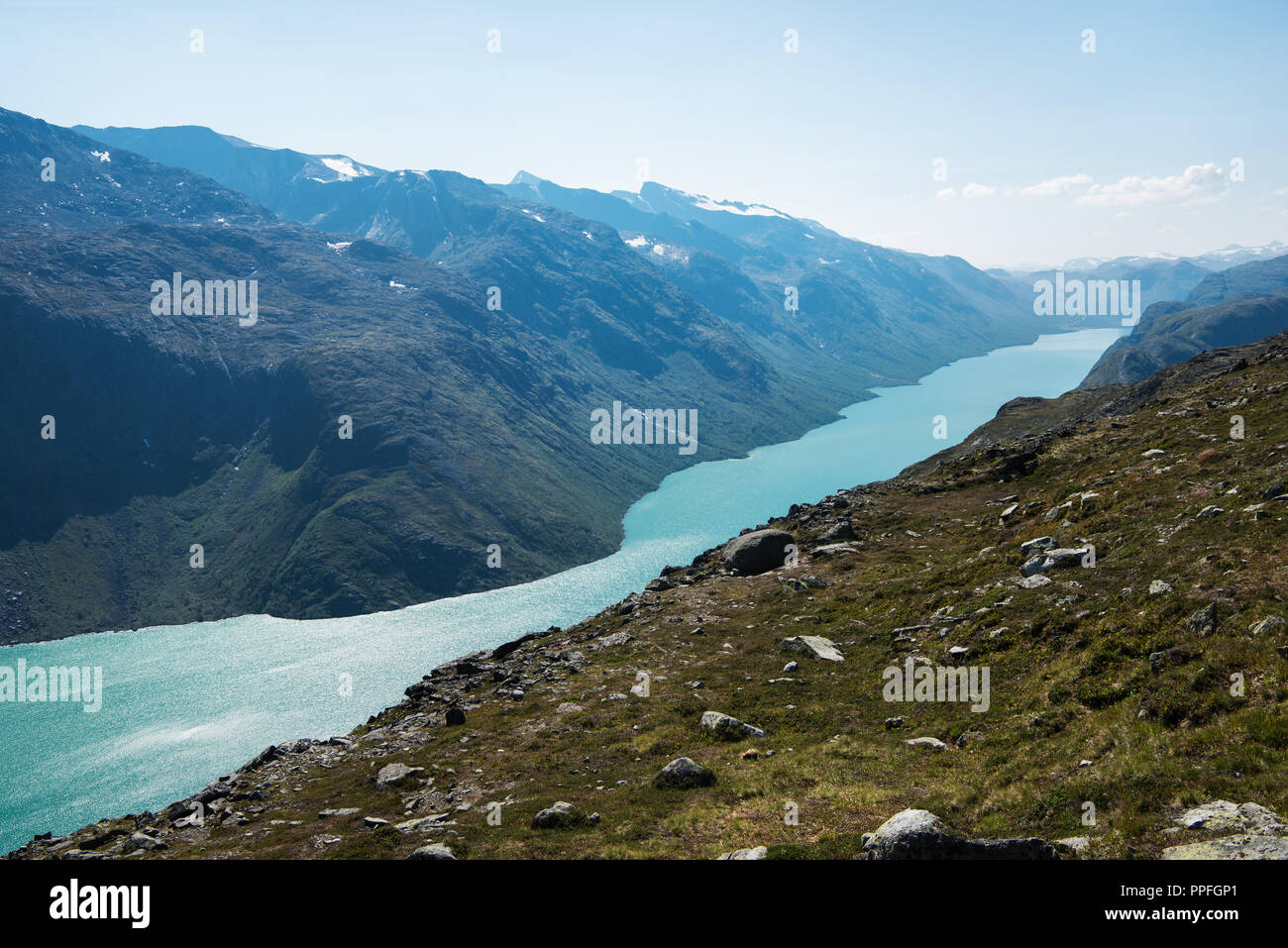 Paysage paysage avec lac Gjende, Besseggen Ridge, le parc national de Jotunheimen, Norvège Banque D'Images