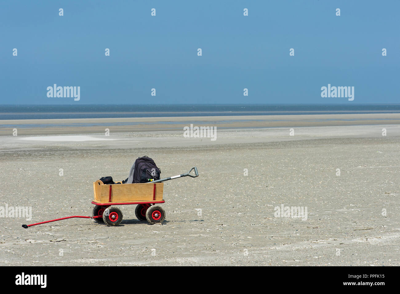 Panier de la mer des Wadden, à marée basse, côte de la mer du Nord, Schleswig-Holstein, Allemagne Banque D'Images