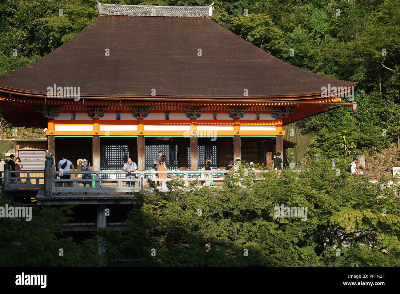 Kyoto, Japon - 01 août 2018 : Okuno-in Hall, au Temple Kiyomizu-dera, temple bouddhiste un site du patrimoine culturel mondial de l'UNESCO. Photo par : George Chin/IconicPi Banque D'Images