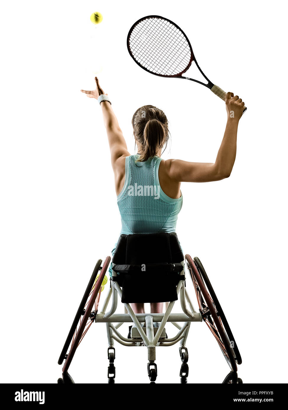 Portrait d'un jeune joueur de tennis handicapés femme dans le sport en  fauteuil roulant tudio en silhouette isolé sur fond blanc Photo Stock -  Alamy