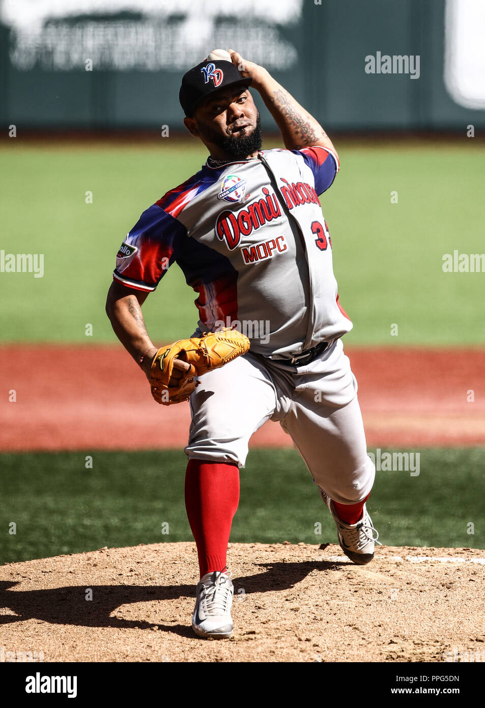Francisley Bueno pitcher abridor de Dominicana. . Acciones, durante el partido de beisbol entre Criollos de Caguas de Puerto Rico contra las Águilas Banque D'Images