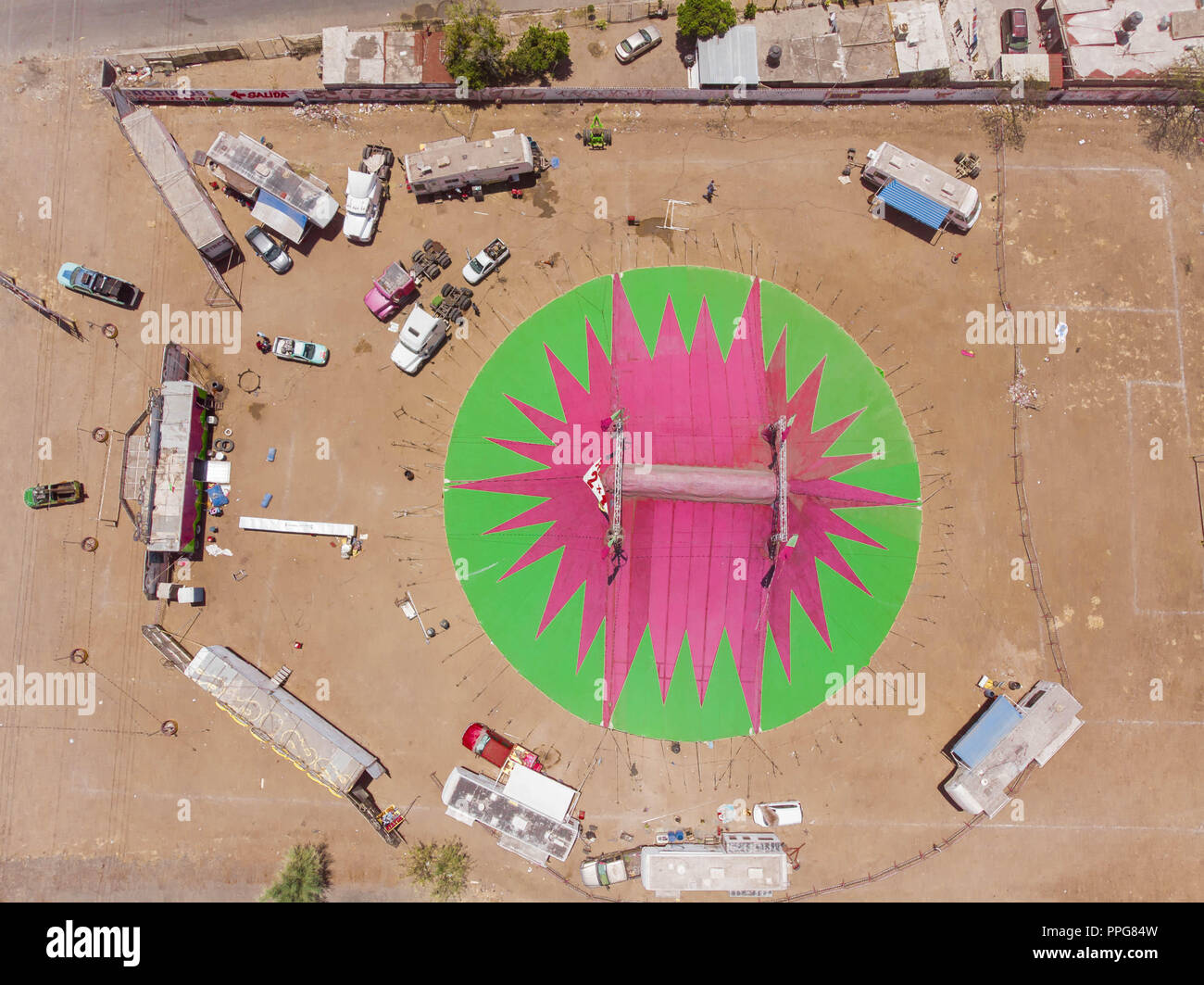 Vista Aérea de la Carpa de Circo Atayde ,en los campos de futbol Lanix en Hermosillo, Sonora, Mexique . Photo : (NortePhoto LuisGutierrez / clé ...) Banque D'Images