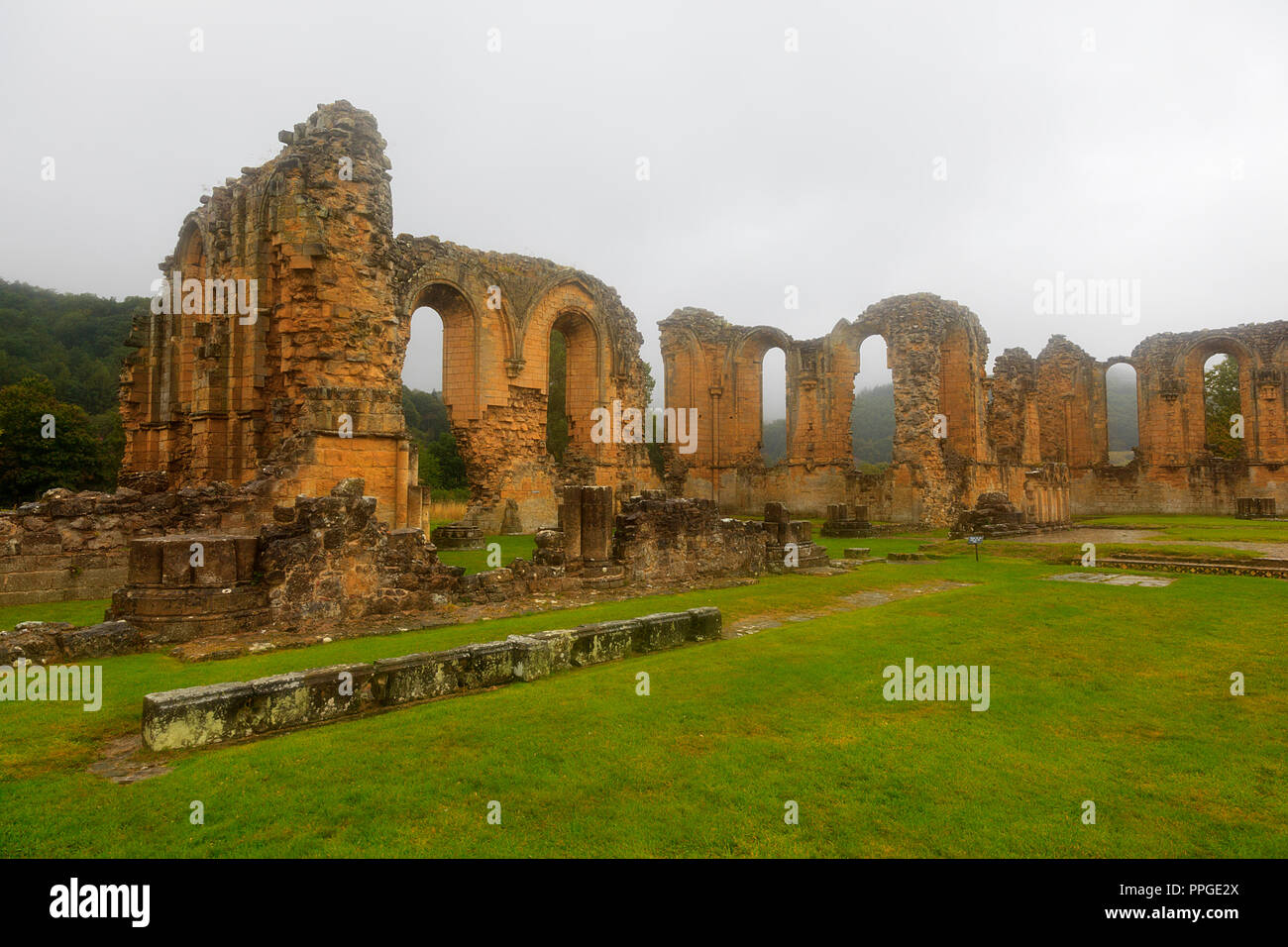 Byland Abbey sur une journée sombre dans Yorkshire du Nord Banque D'Images