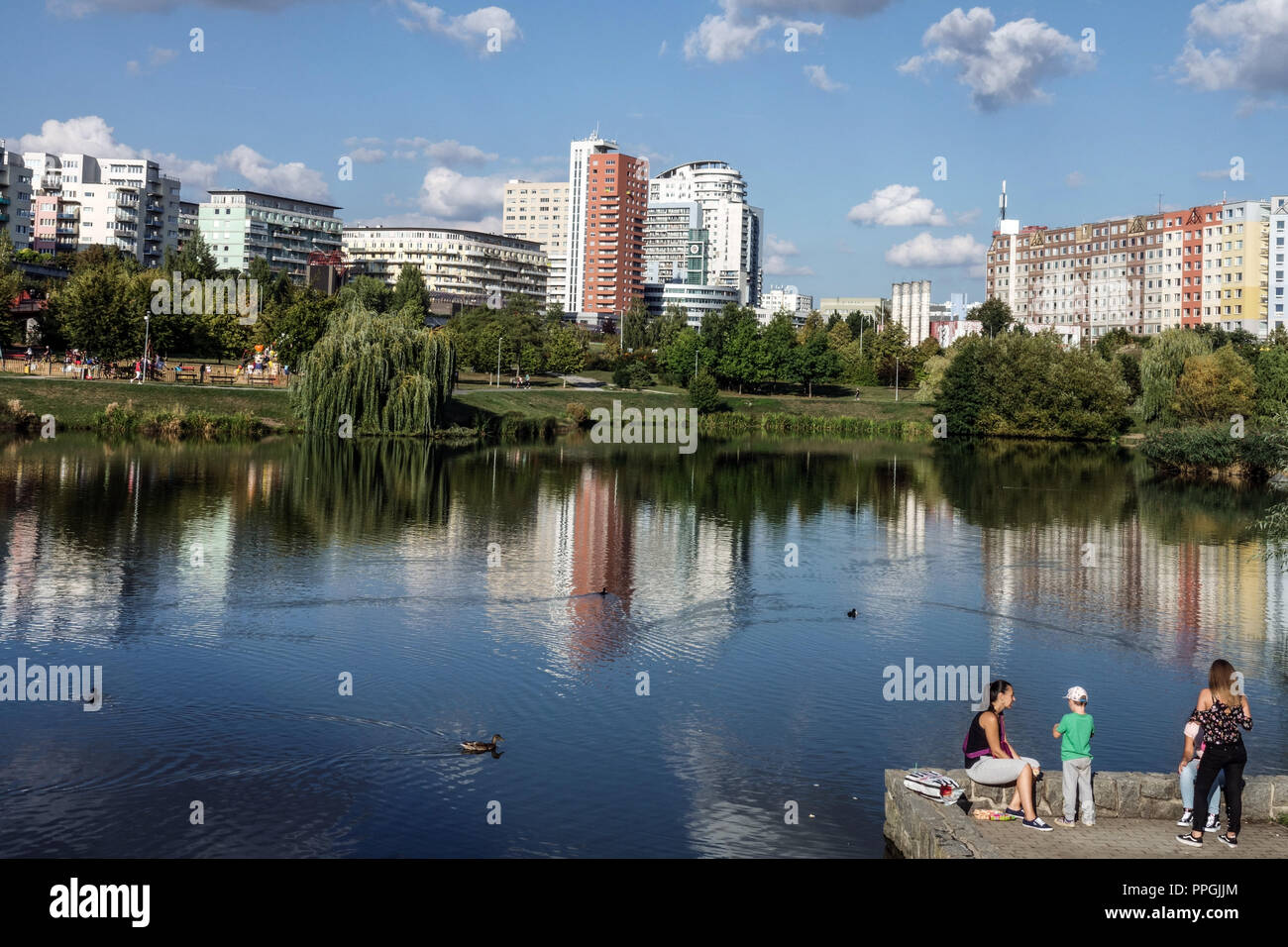 L'étang, district de Nepomuk Stodulky, Prague, République Tchèque Banque D'Images