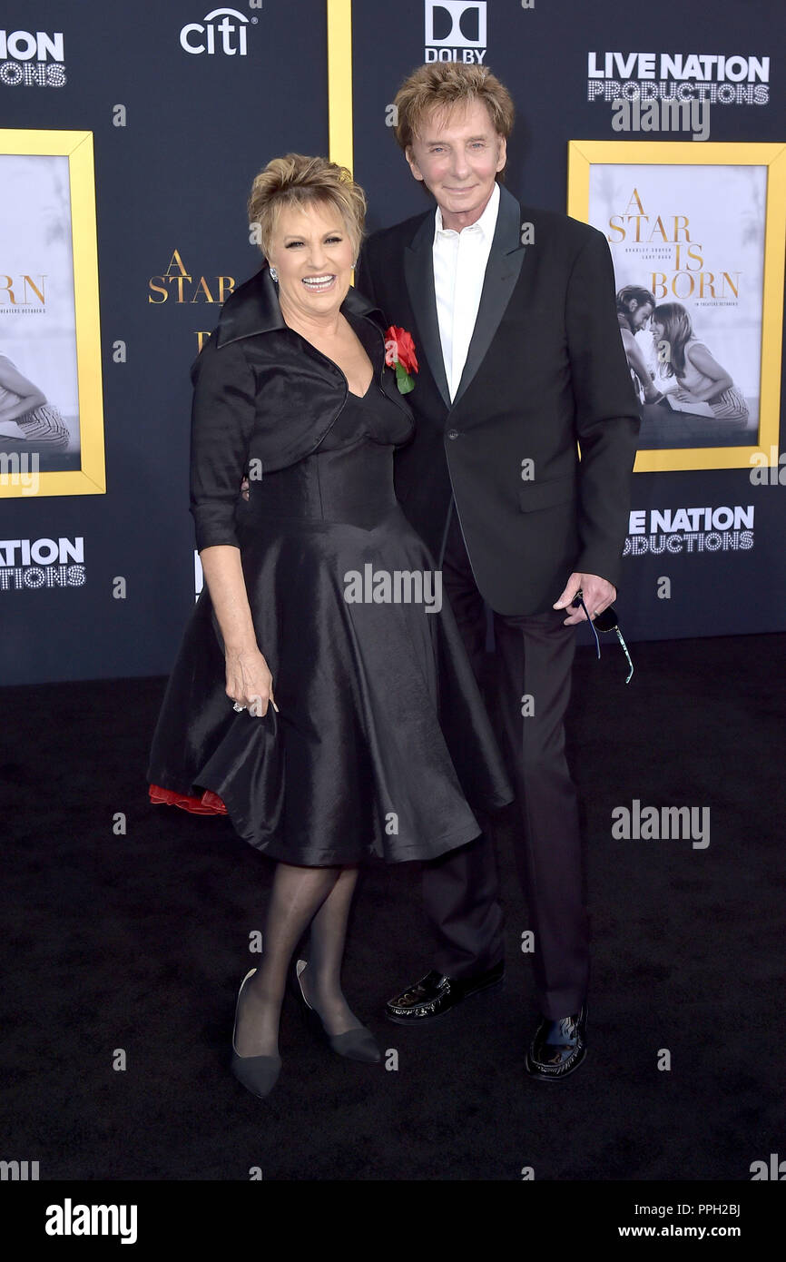 Lorna Luft et Barry Manilow assistant à l 'une étoile est née' premiere Au Shrine Auditorium le 24 septembre 2018 à Los Angeles, Californie. Dans le monde d'utilisation | Banque D'Images