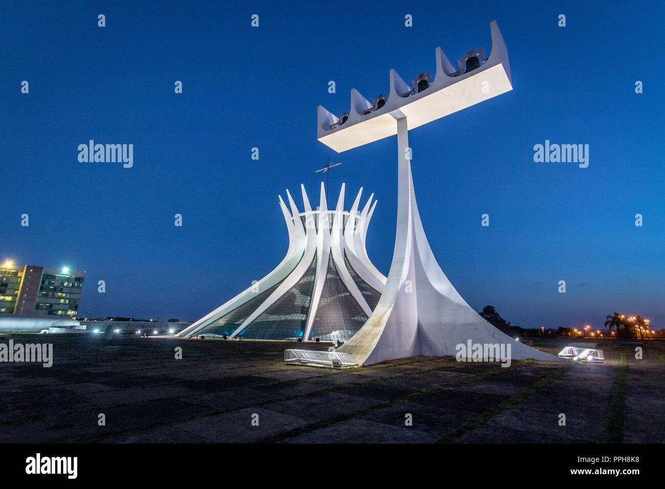 La Cathédrale de Brasilia de nuit - Brasilia, Brésil Banque D'Images