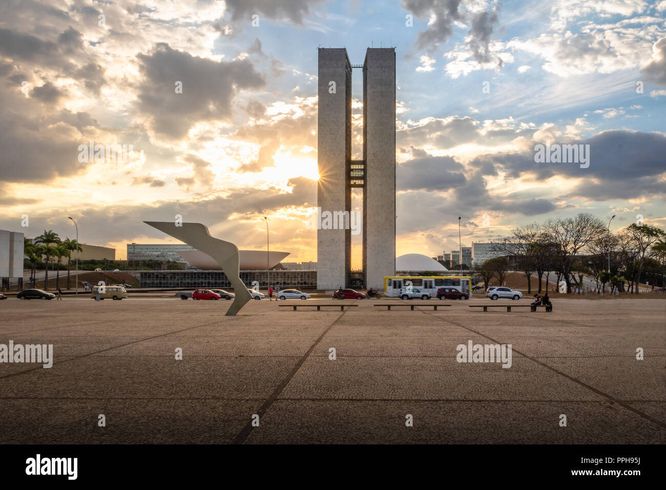 Trois puissances Plaza (Praca dos Tres Poderes) au coucher du soleil - Brasilia, District Fédéral, Brésil Banque D'Images