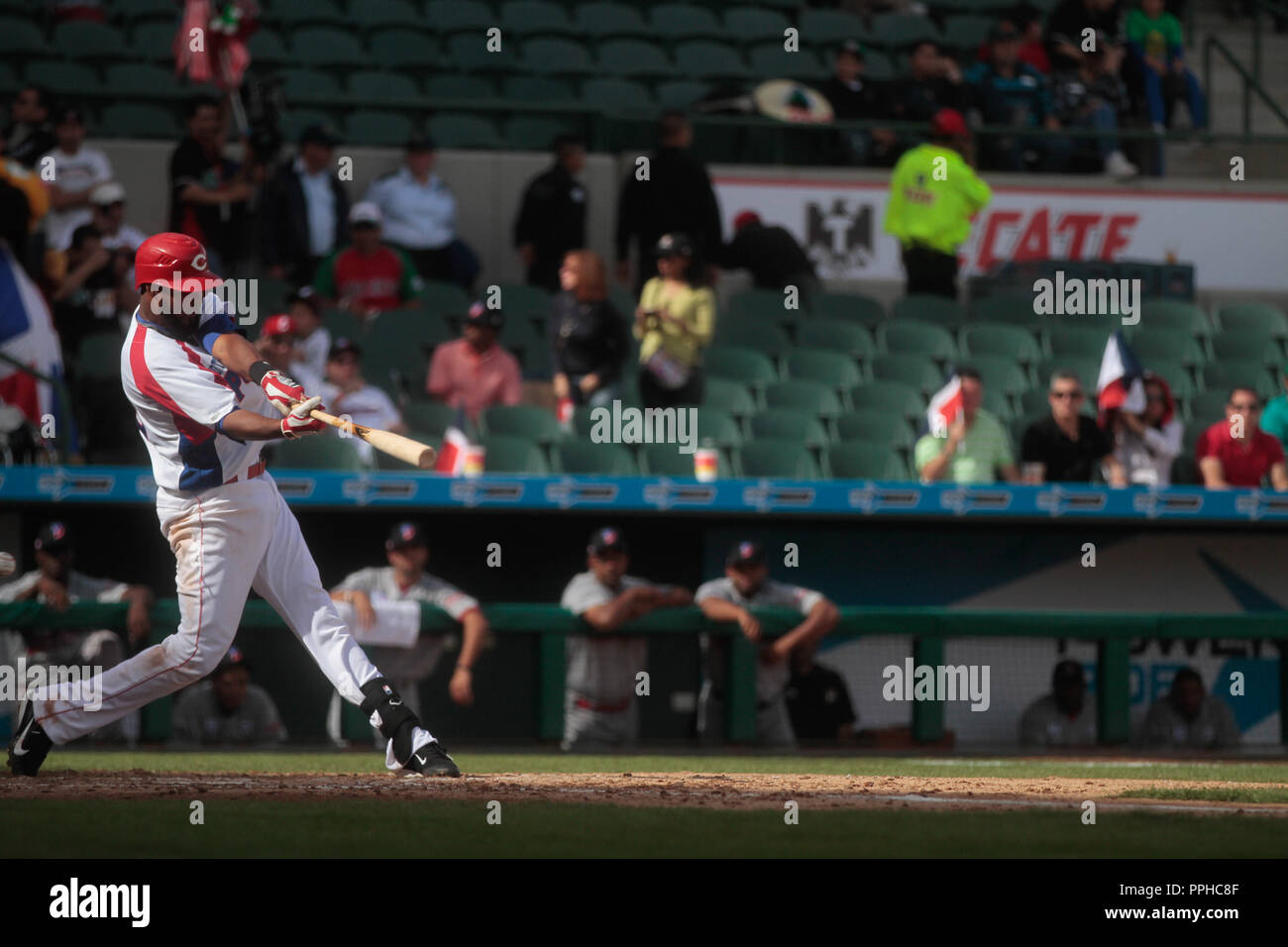 Andy Gonzalez (PuertoRico) durante la Serie del Caribe 2013 de Beisbol, Porto Rico vs Republica Dominicana , en el estadio el 2 de febre Sonora Banque D'Images