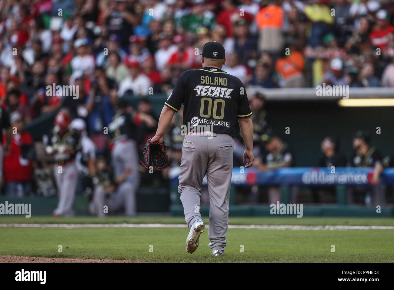 Javier Ivan Solano pitcher inicial de Mexico, durante partido de beisbol de  la Serie del Caribe en el nuevo Estadio de los Tomateros en Culiacan, M  Photo Stock - Alamy