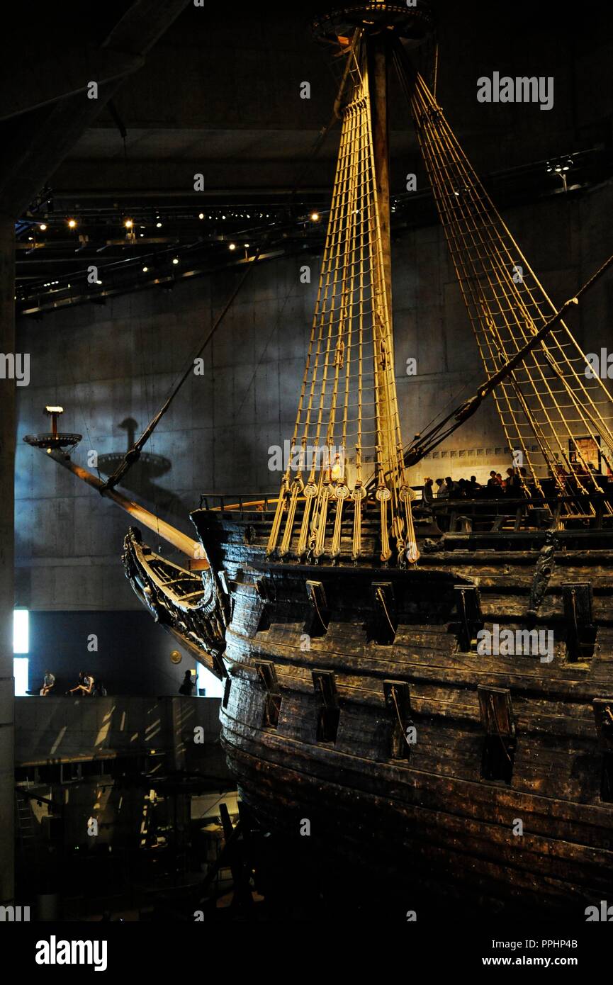 Warship Vasa. Construit à 1626-1628 à l'ordre du roi de Suède Gustave II Adolphe. Cannonry, les moques de cadène, et haubans. Musée Vasa. Stockholm. La Suède. Banque D'Images
