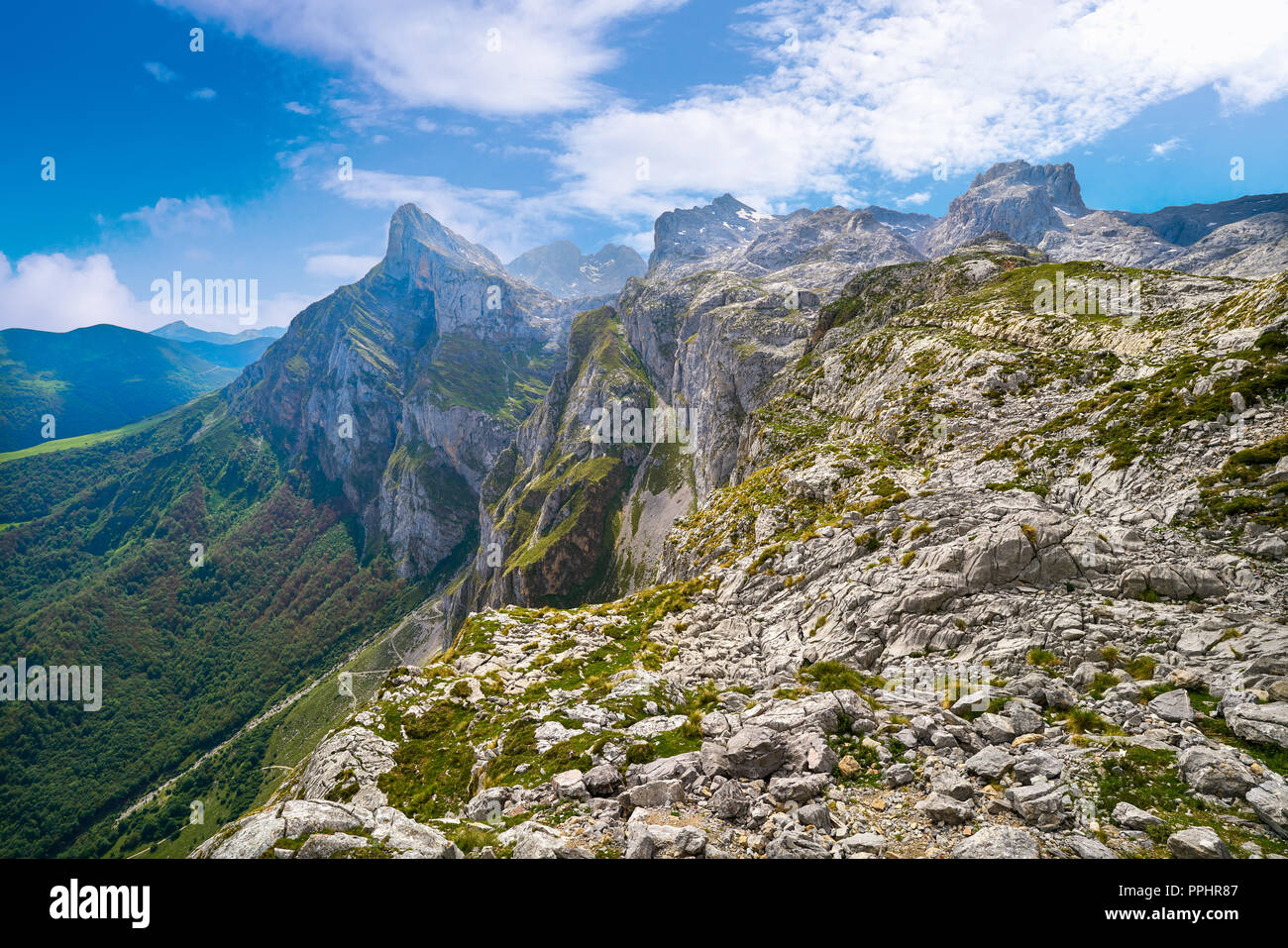 Fuente de montagnes à Camaleno de Cantabria Espagne Banque D'Images