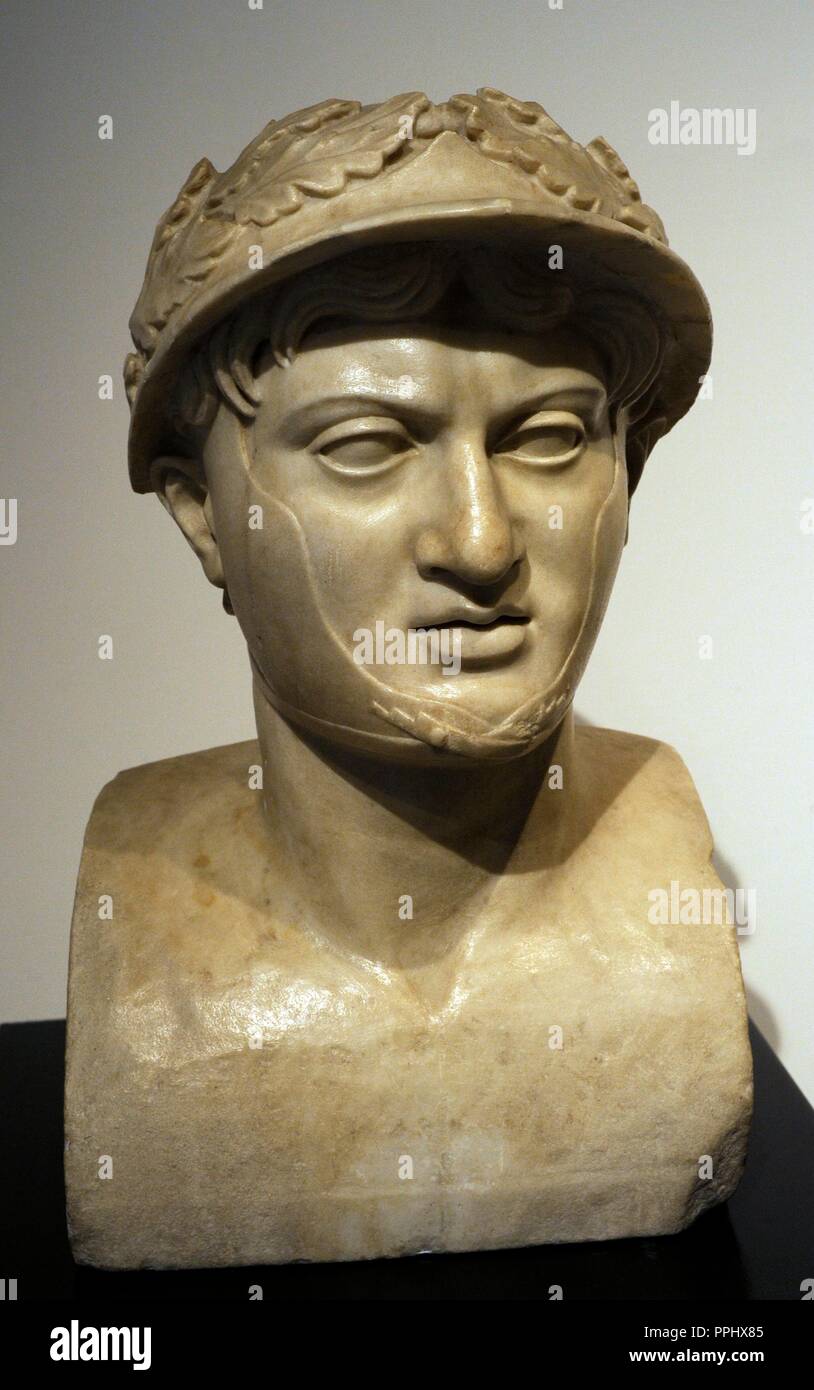 Pyrrhus (318-272 avant J.-C.). Le roi d'Épire. Buste romain du 1er siècle. Copie d'un original daté en 290 BC. Super Perystile. En. La villa des Papyri, Herculanum. Musée Archéologique National. Naples. L'Italie. Banque D'Images