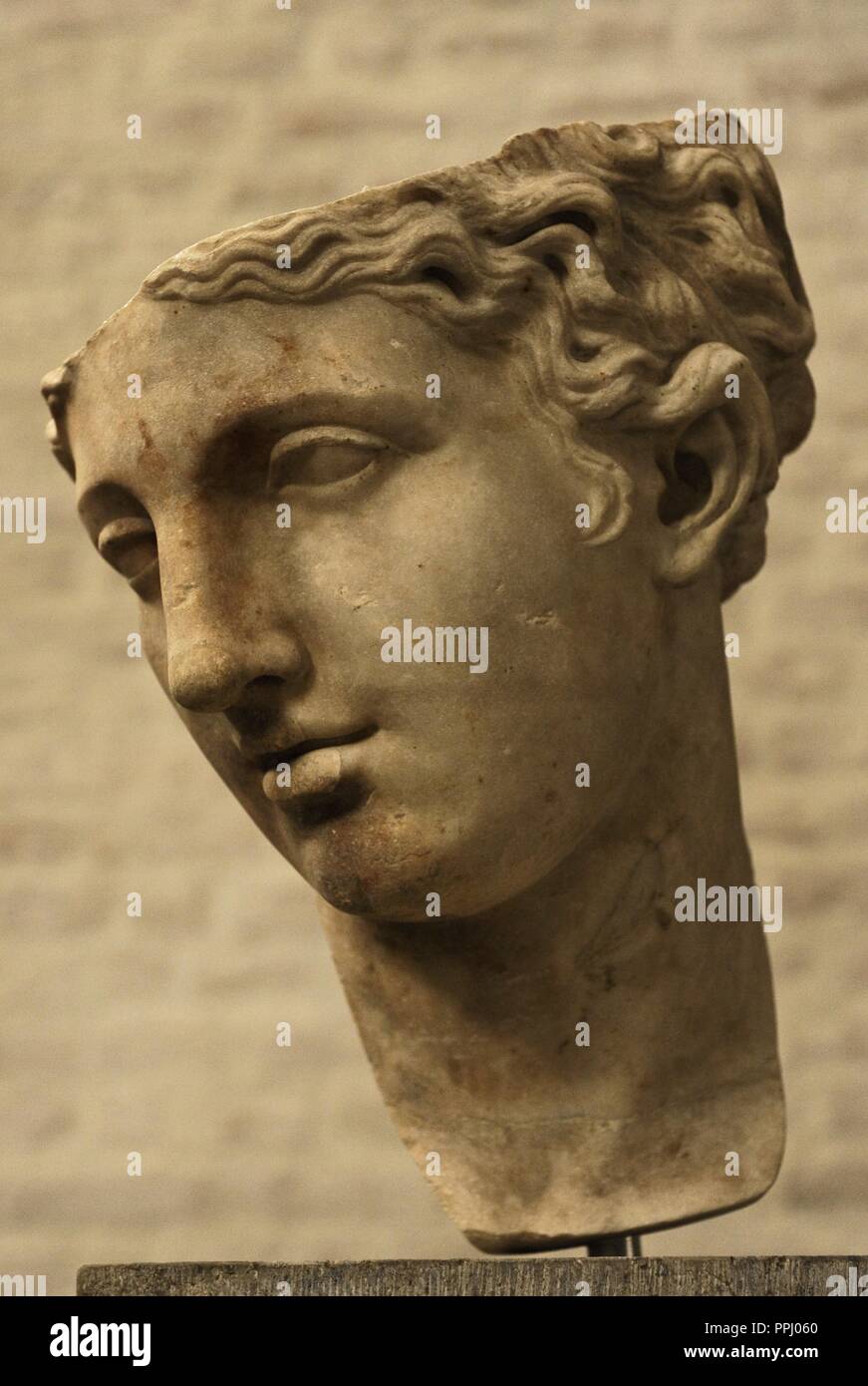 Visage statue grecque romaine femme Banque de photographies et d'images à  haute résolution - Alamy