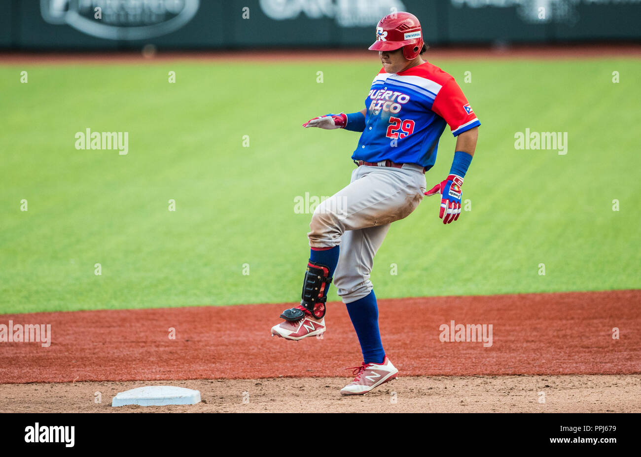 . Partido de beisbol de la Serie del Caribe con el Encuentro entre Caribes de Anzoátegui (de Venezuela contra los Criollos de Caguas de Puerto Rico en Banque D'Images