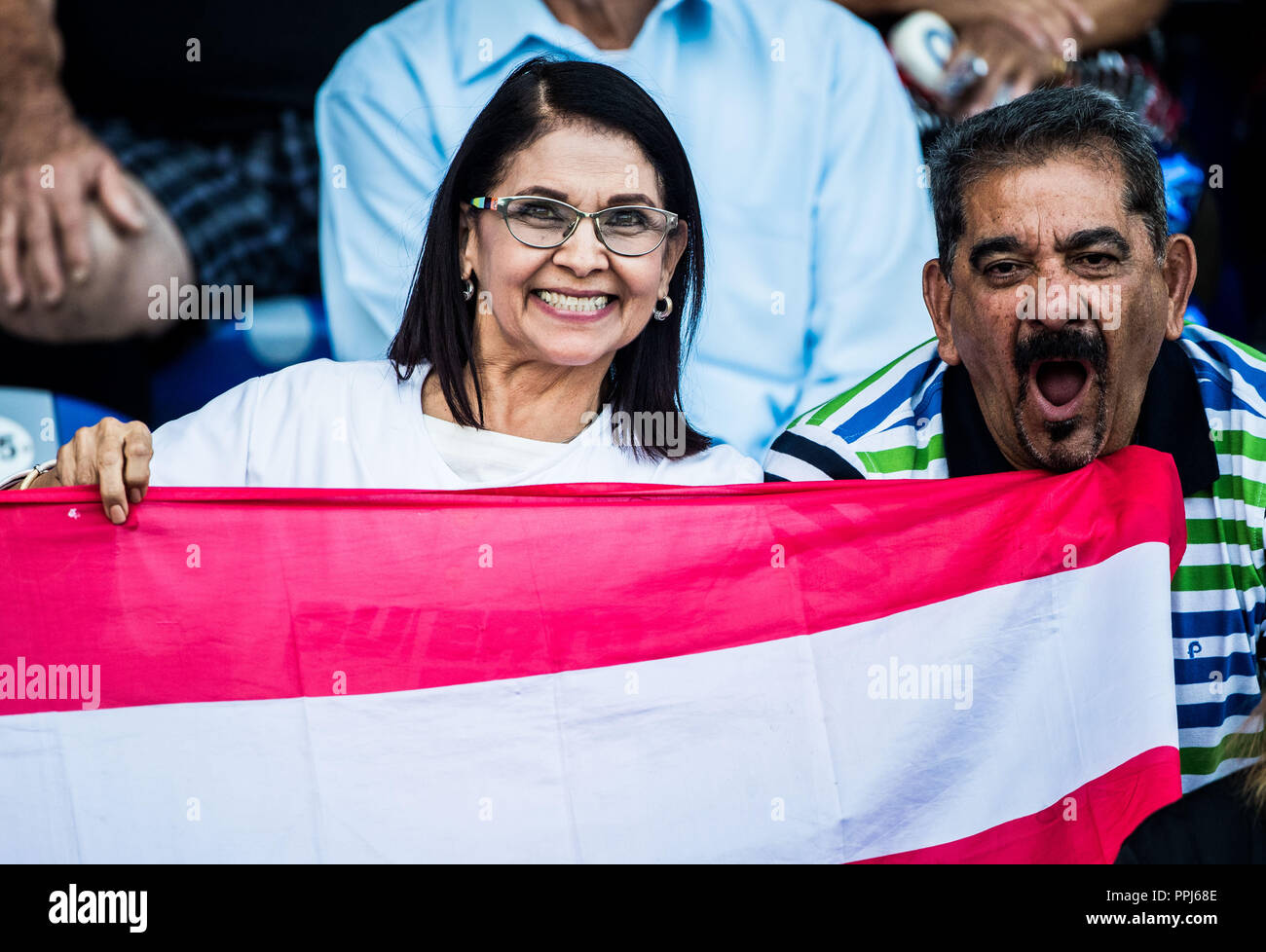 Aficionados de Puerto Rico. . Partido de beisbol de la Serie del Caribe con el Encuentro entre Caribes de Anzoátegui (de Venezuela contra los Criollos Banque D'Images