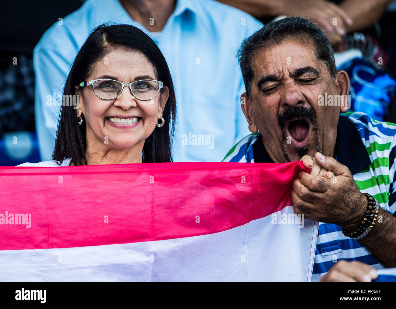 Aficionados de Puerto Rico. . Partido de beisbol de la Serie del Caribe con el Encuentro entre Caribes de Anzoátegui (de Venezuela contra los Criollos Banque D'Images