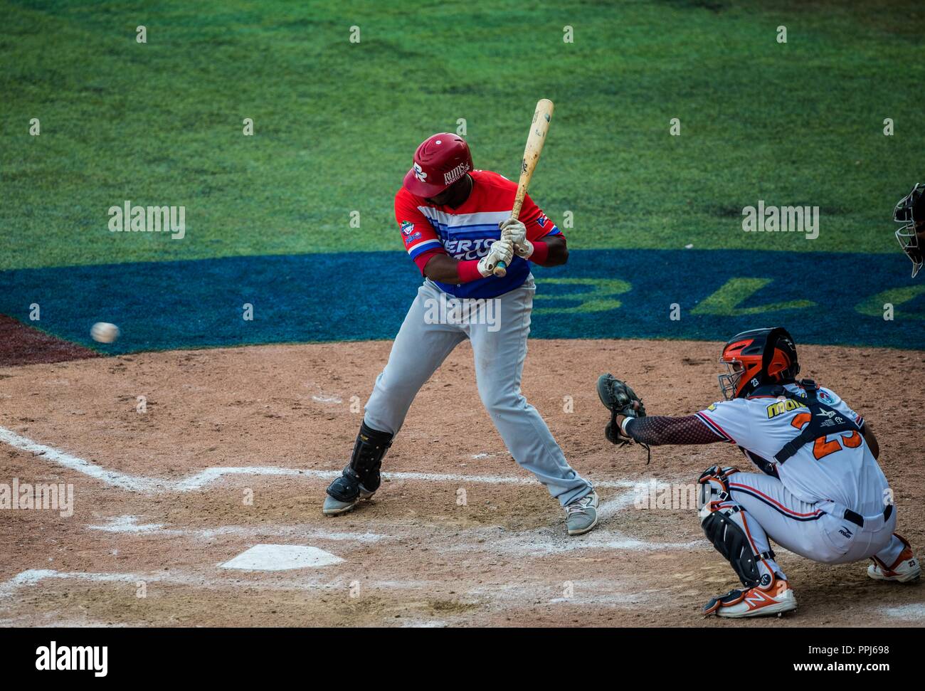 . Partido de beisbol de la Serie del Caribe con el Encuentro entre Caribes de Anzoátegui (de Venezuela contra los Criollos de Caguas de Puerto Rico en Banque D'Images