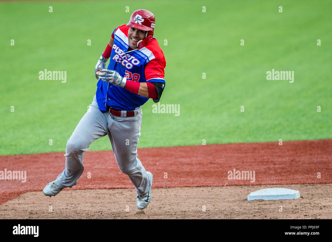 . Partido de beisbol de la Serie del Caribe con el Encuentro entre Caribes de Anzoátegui (de Venezuela contra los Criollos de Caguas de Puerto Rico en Banque D'Images