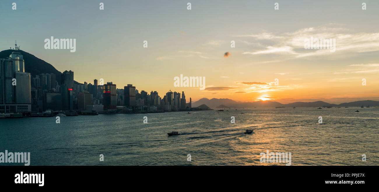 Coucher de soleil au port de Victoria de Hong Kong Banque D'Images