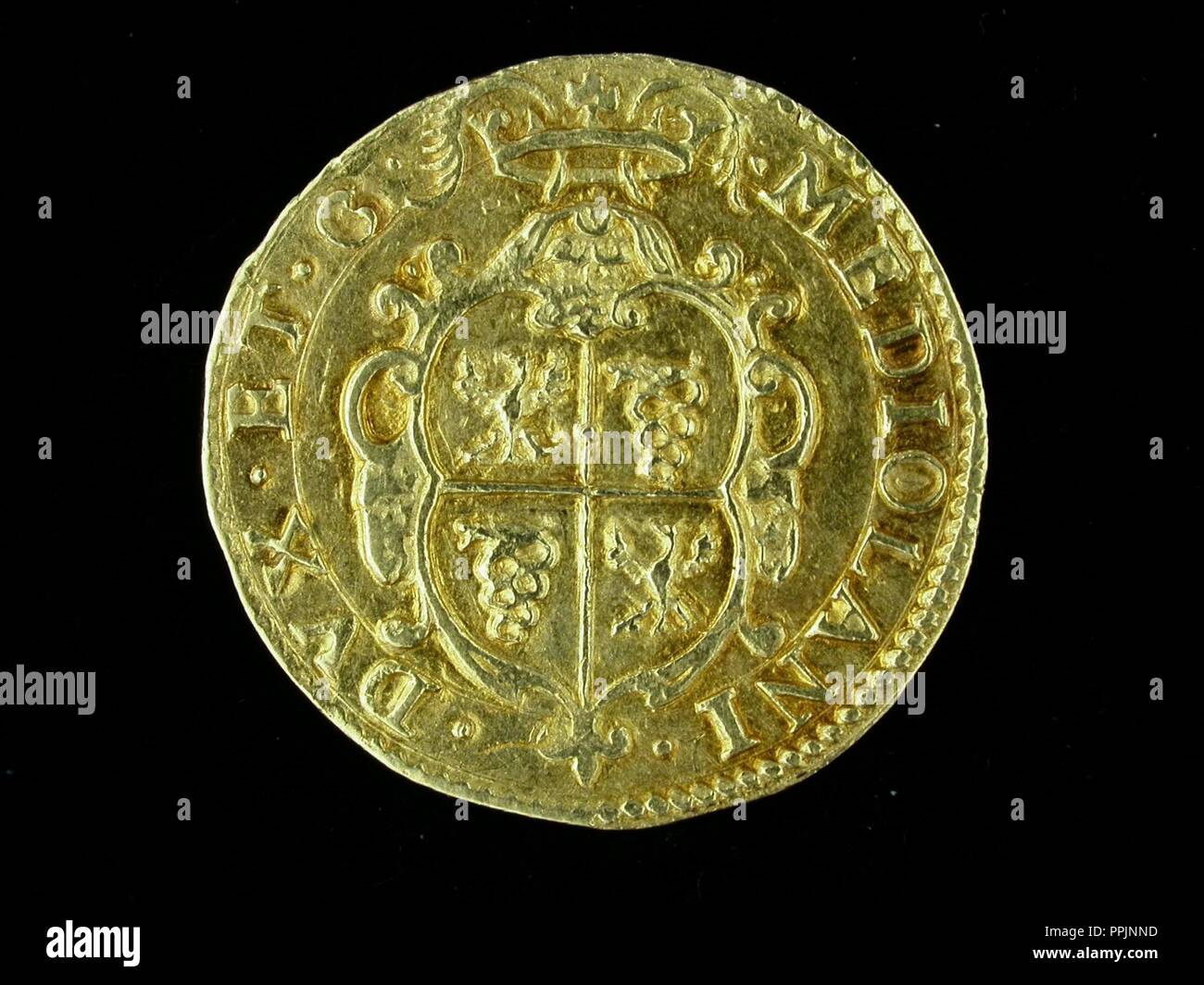 NUMISMATICA. MONEDA MODERNA. DOBLE DOPPIA DE ORO, DE FELIPE IV. REVERSO. ARMAS DE MILAN.1630. (MUSEO ARQUEOLOGICO NACIONAL : DEPOSITO). Banque D'Images