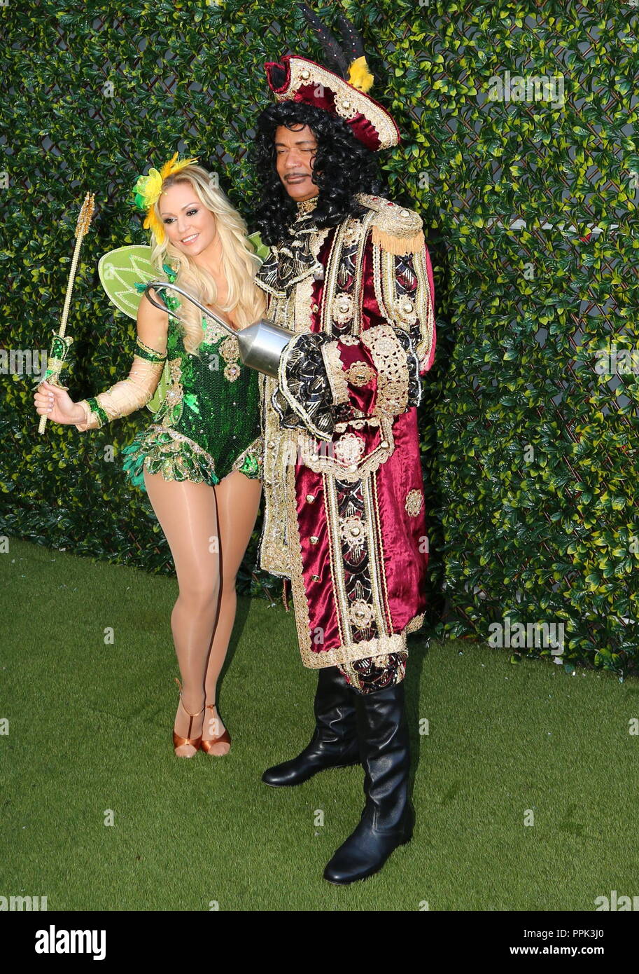 Louis Frédéric Lerner et Kristina Rhianoff assister à la Pantomime Photocall Banque D'Images