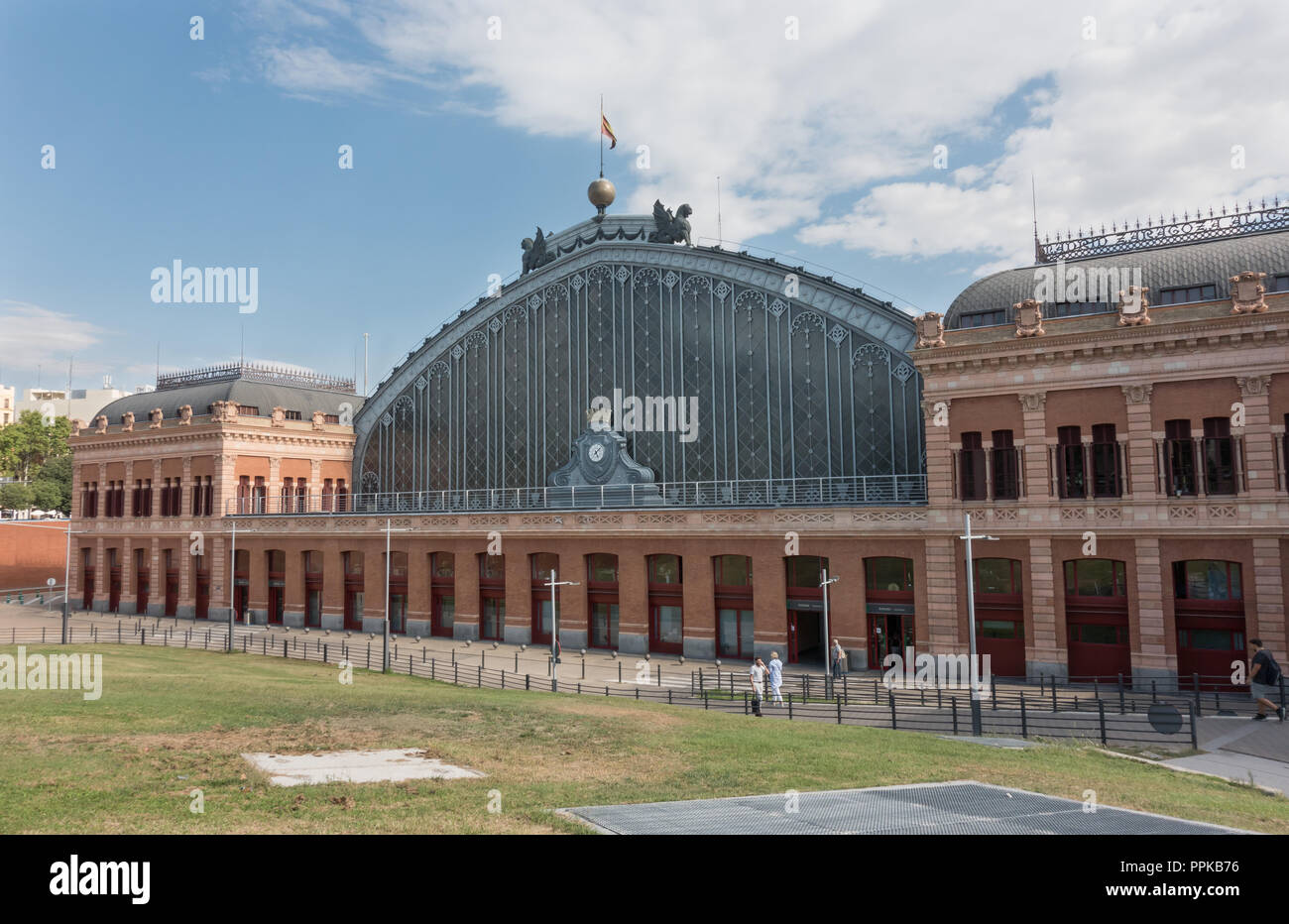 Gare de Madrid Atocha, Espagne. Madrid Puerta de Atocha est la plus grande gare ferroviaire de Madrid, qui dessert des trains interurbains, régionaux et à grande vitesse Banque D'Images