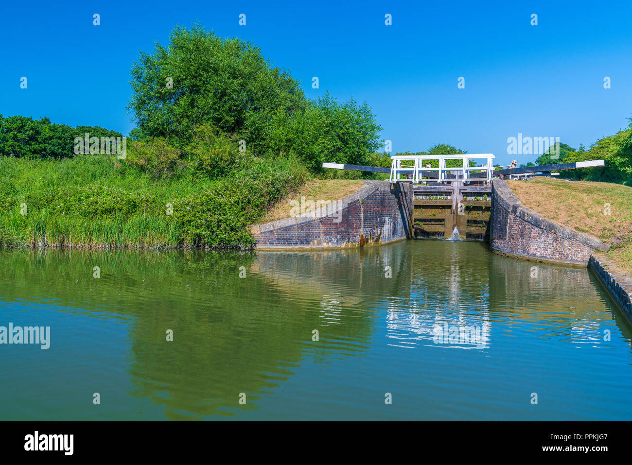 Caen Hill Locks un vol des écluses sur le canal Kennet et Avon, entre Rowde et Devizes, Wiltshire, Angleterre, Royaume-Uni, Europe Banque D'Images
