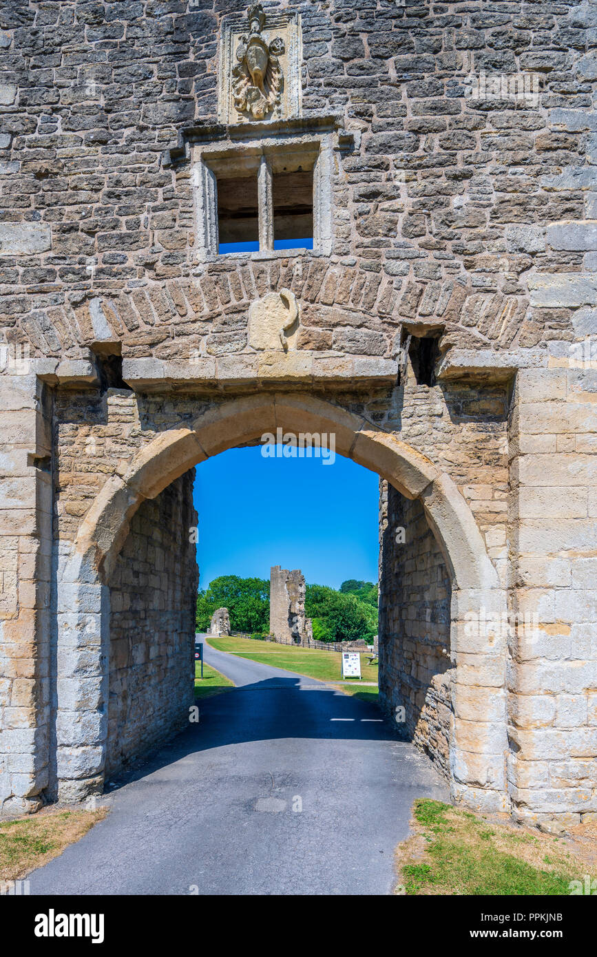 L'Est de l'entrée de Farleigh Hungerford Castle, Somerset, Angleterre, Royaume-Uni, Europe Banque D'Images