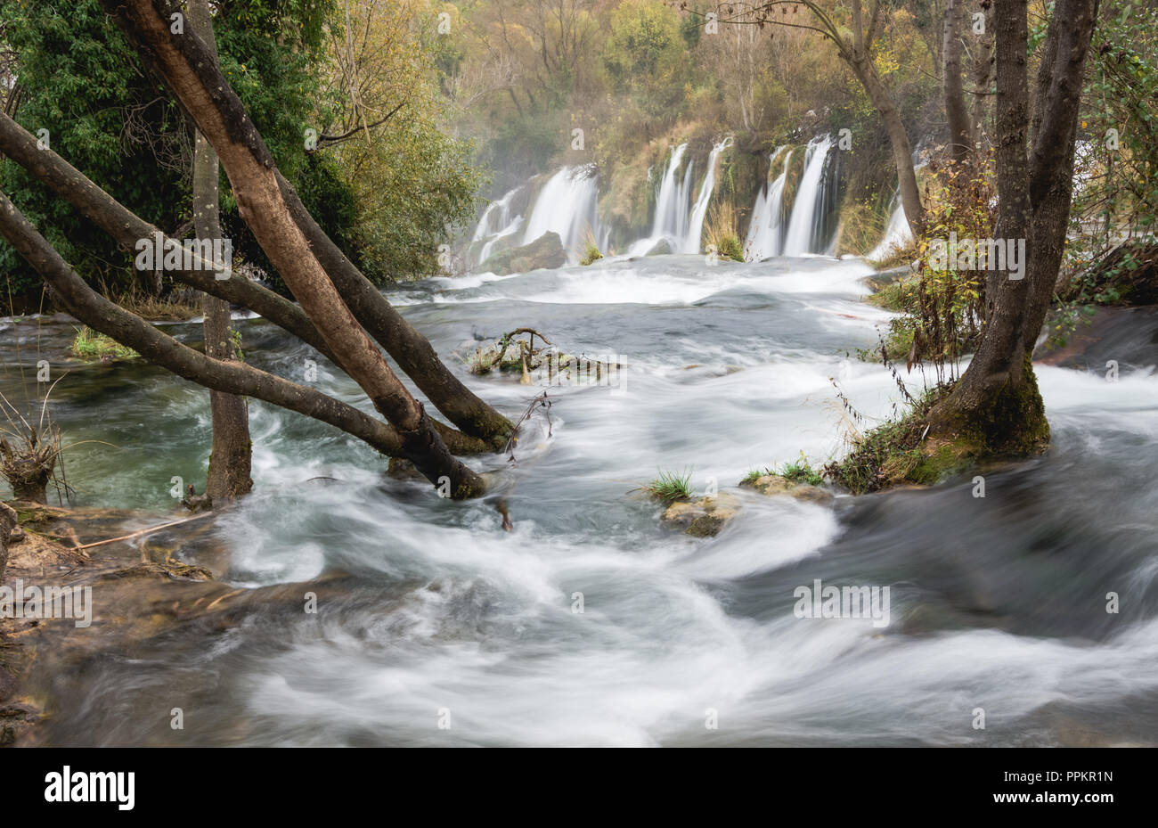Les chutes de Kravice à l'automne, la Bosnie-et-Herzégovine. Banque D'Images