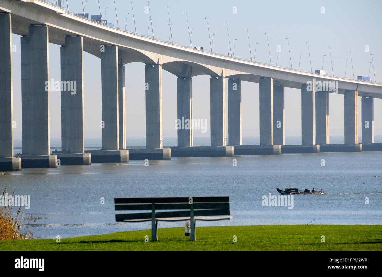 Pont Vasco da Gama sur le Tage (TEJO), Lisbonne, Portugal Banque D'Images